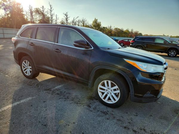2015 TOYOTA HIGHLANDER Base/Hybrid — Passenger 3/4