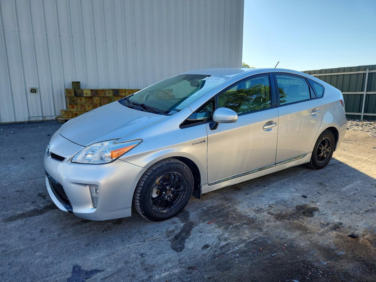 2013 TOYOTA PRIUS — Front 3/4