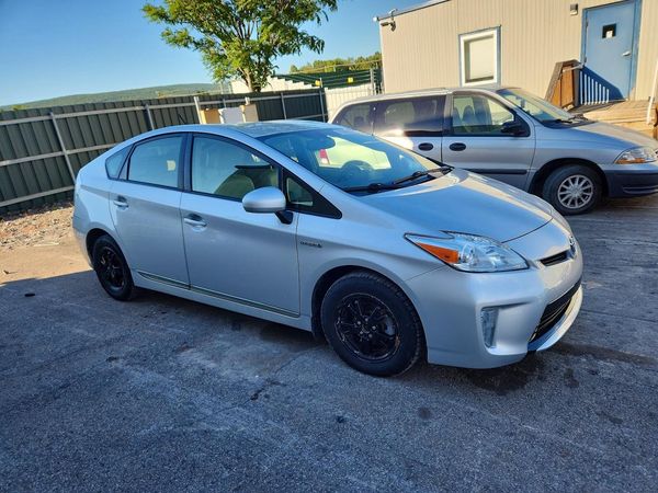 2013 TOYOTA PRIUS — Passenger 3/4