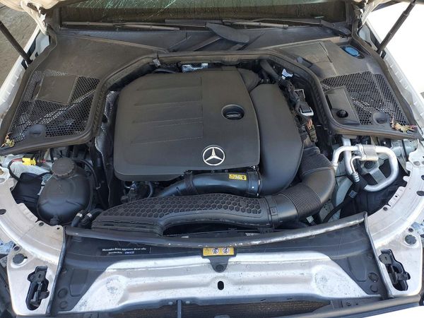 2019 MERCEDES-BENZ C C300 — Engine bay
