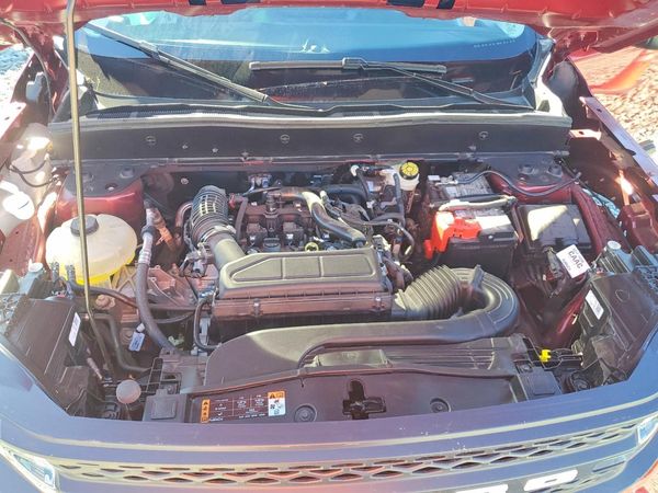 2025 FORD BRONCO BIG BEND — Engine bay