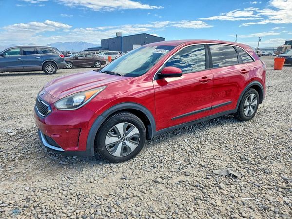 2017 KIA NIRO FE / LX / LX Tech — Front 3/4