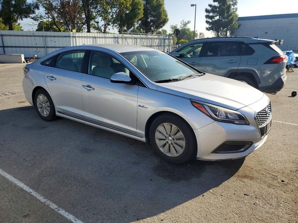 2016 HYUNDAI SONATA GL (Middle-Low) — Passenger 3/4