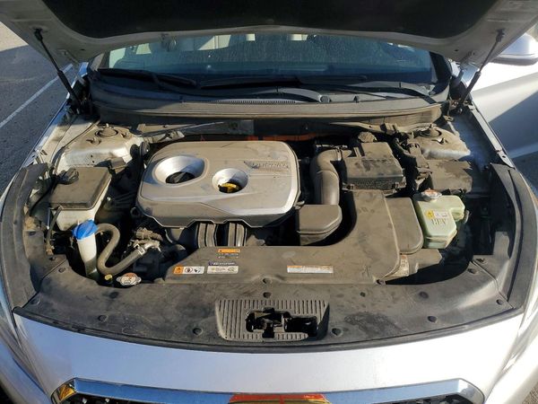 2016 HYUNDAI SONATA GL (Middle-Low) — Engine bay