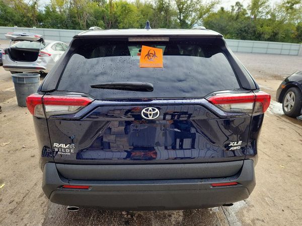 2020 TOYOTA RAV4 XLE — DIRR