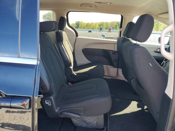 2023 CHRYSLER VOYAGER LX — PSRS