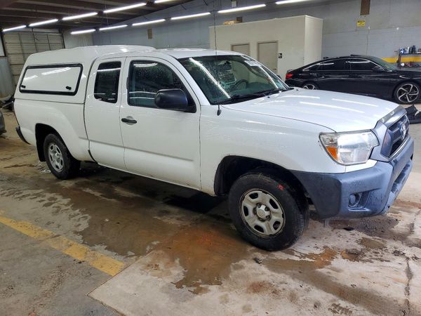 2015 TOYOTA TACOMA Delux Grade — Passenger 3/4