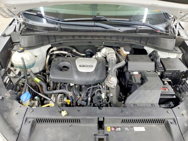 2018 HYUNDAI TUCSON — Engine bay