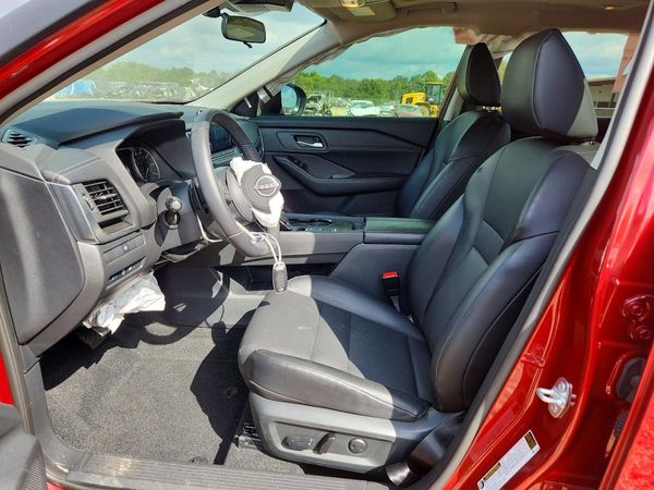 2024 NISSAN ROGUE SV — DENT
