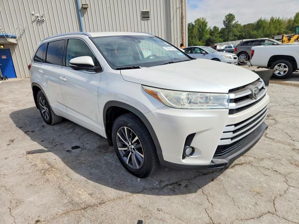 2018 TOYOTA HIGHLANDER SE/XLE — Passenger 3/4