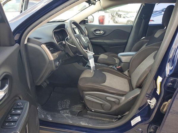 2015 JEEP CHEROKEE Sport — DENT