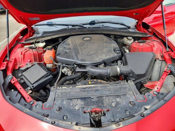 2019 CHEVROLET CAMARO 1LS/1LT — Engine bay