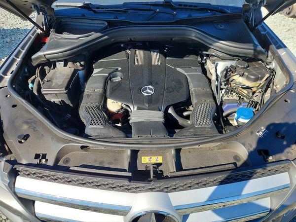 2016 MERCEDES-BENZ GL GL450-4M — Engine bay