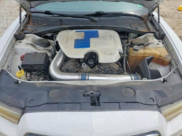 2014 DODGE CHARGER SE — Engine bay