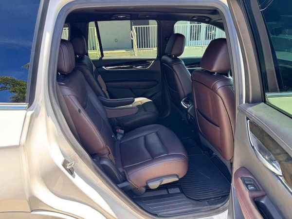 2021 CADILLAC XT6