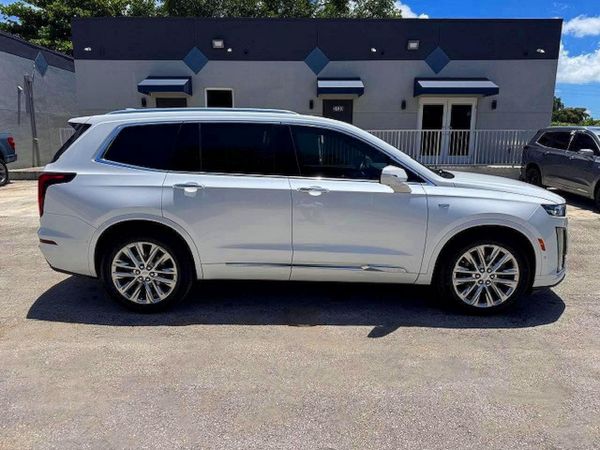 2021 CADILLAC XT6