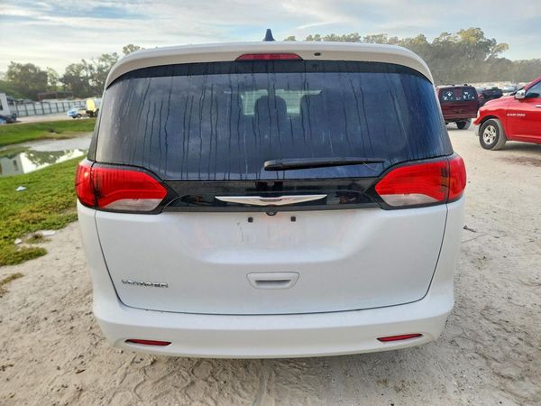 2022 CHRYSLER VOYAGER LX — DIRR