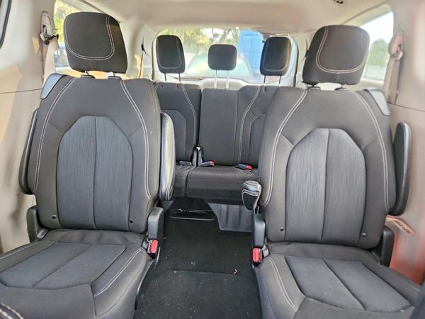 2022 CHRYSLER VOYAGER LX — SUVN