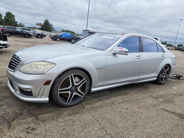 2013 MERCEDES-BENZ S-CLASS S63 AMG — Front 3/4