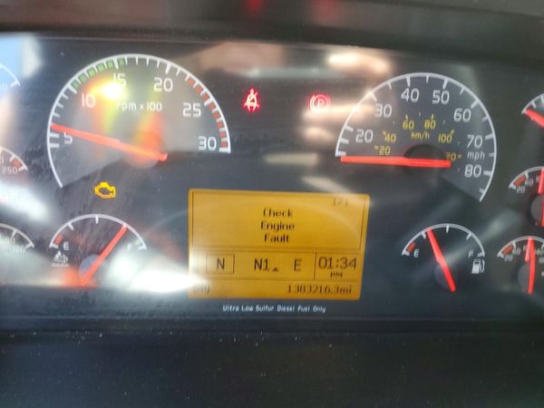 2016 VOLVO VN — ODOM