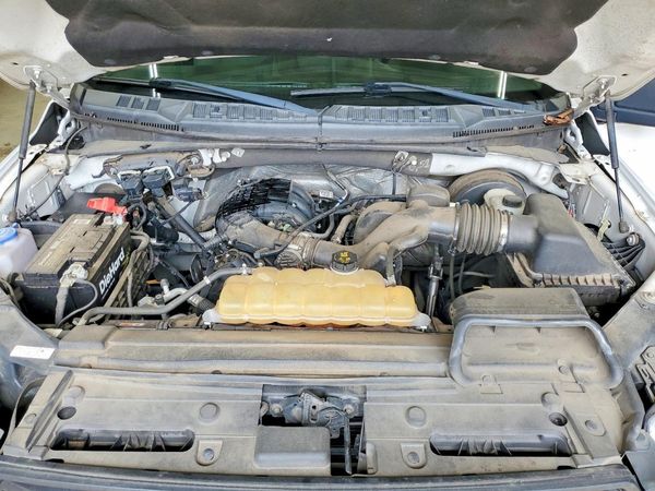 2017 FORD F150 Regular Cab — Engine bay