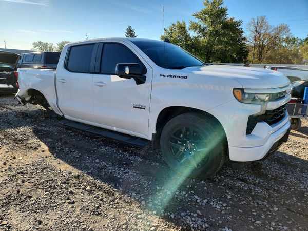 2026 CHEVROLET SILVERADO RST — Passenger 3/4