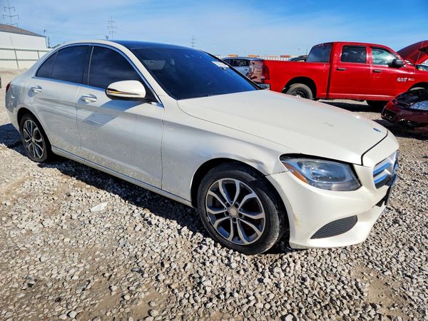 2017 MERCEDES-BENZ C-CLASS C300d-4M — Passenger 3/4