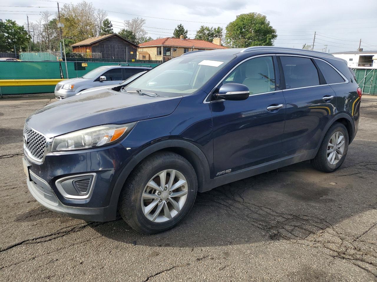 2017 KIA SORENTO L, LX — Front 3/4