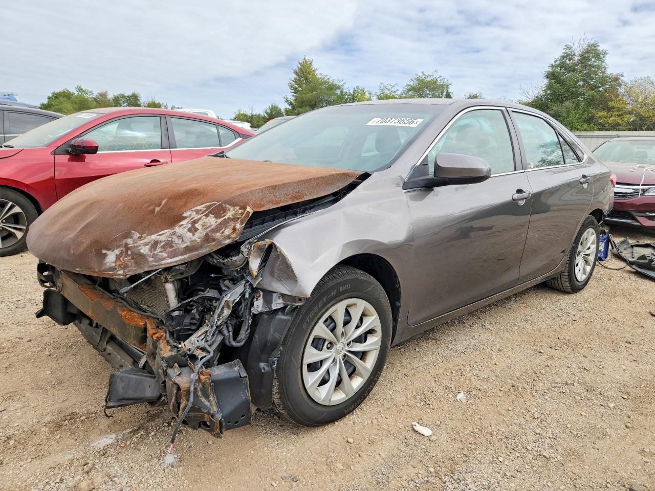 2016 TOYOTA CAMRY — Front 3/4