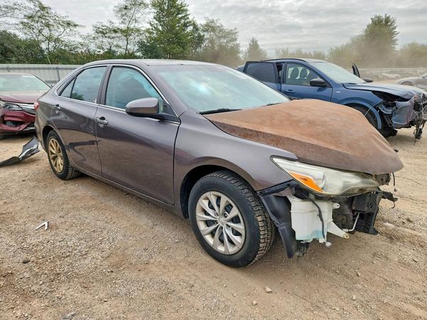 2016 TOYOTA CAMRY — Passenger 3/4