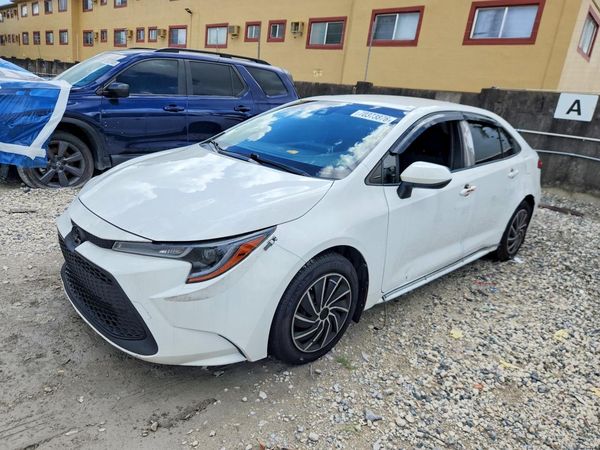 2021 TOYOTA COROLLA LE — Front 3/4
