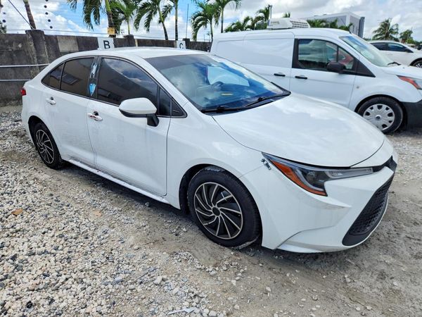 2021 TOYOTA COROLLA LE — Passenger 3/4