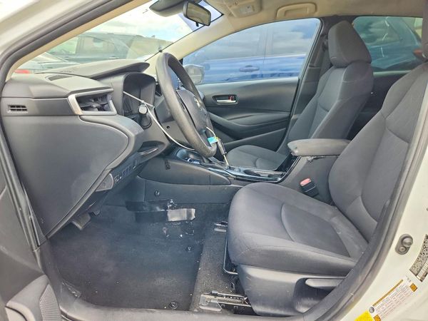 2021 TOYOTA COROLLA LE — DENT