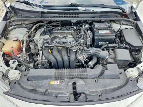 2021 TOYOTA COROLLA LE — Engine bay