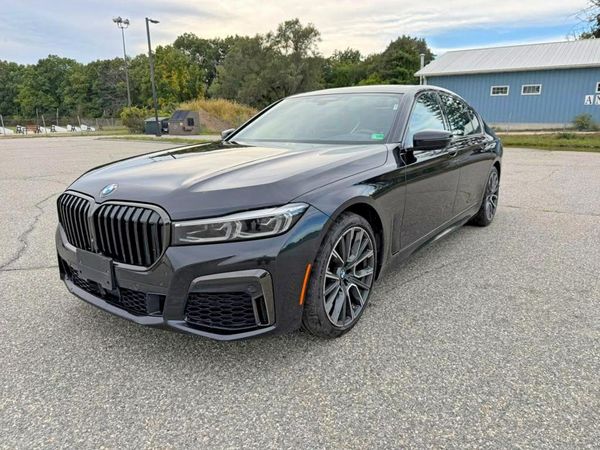 2022 BMW 740