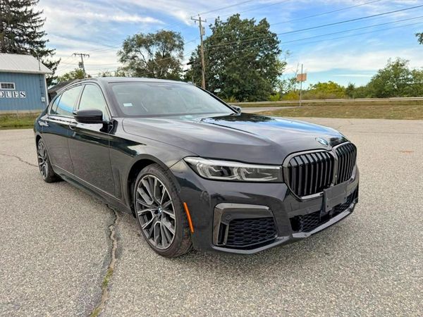 2022 BMW 740