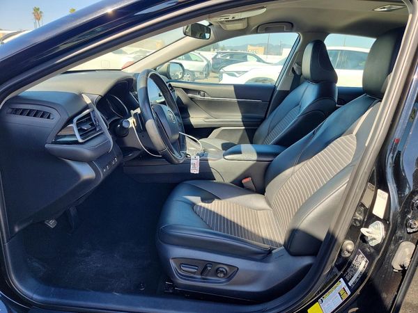2021 TOYOTA CAMRY SE — DENT