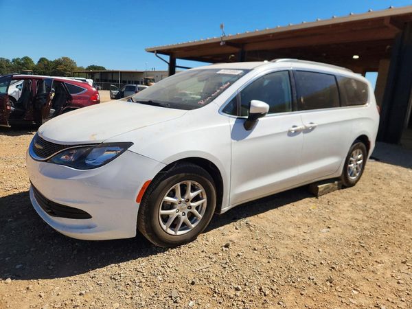 2020 CHRYSLER VOYAGER — DSFA — Front 3/4