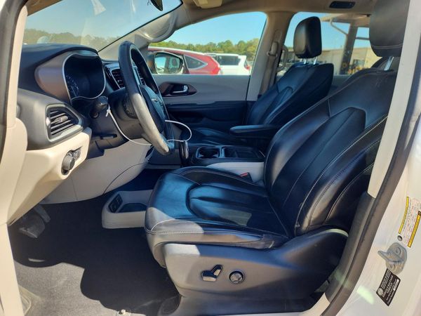 2020 CHRYSLER VOYAGER LXI — DENT