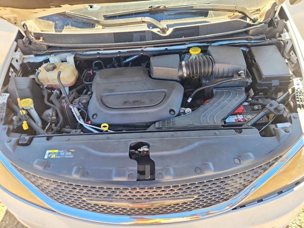 2020 CHRYSLER VOYAGER LXI — Engine bay