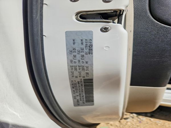 2020 CHRYSLER VOYAGER LXI — VINS
