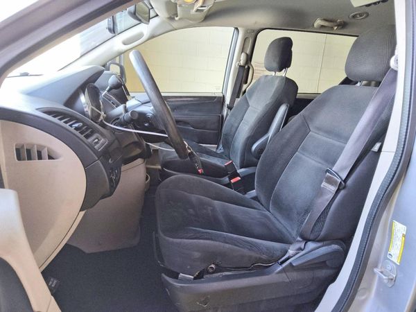 2019 DODGE GRAND CARAVAN SE — DENT