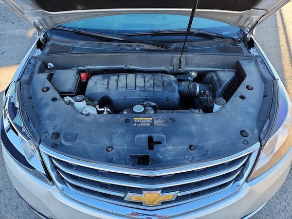 2017 CHEVROLET TRAVERSE 1LT — Engine bay