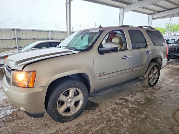 2013 CHEVROLET TAHOE LT — Front 3/4