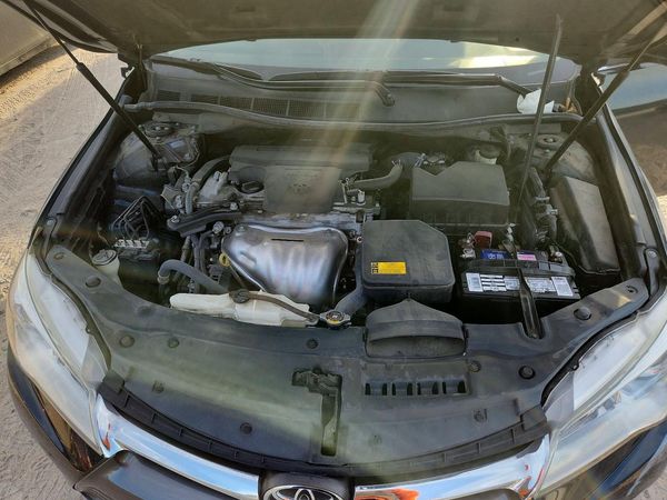 2015 TOYOTA CAMRY — Engine bay