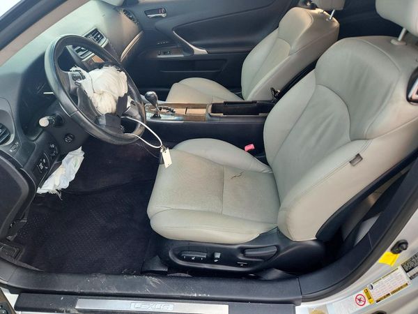2014 LEXUS IS 250C — DENT