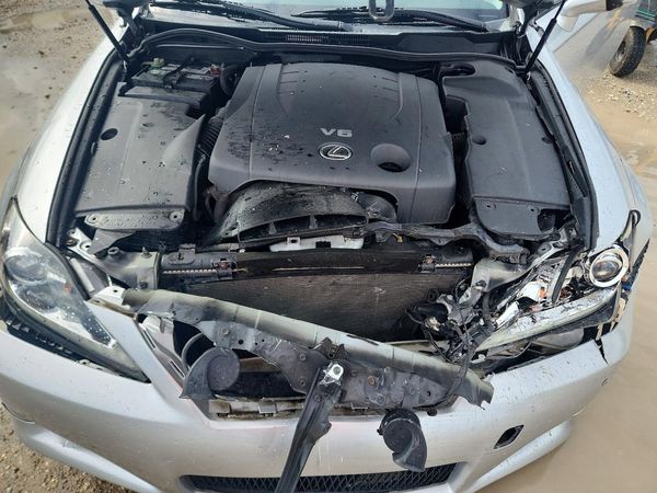 2014 LEXUS IS 250C — Engine bay