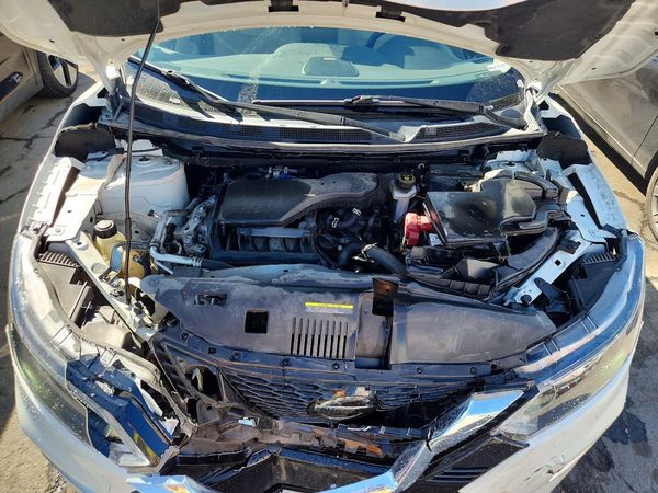 2022 NISSAN ROGUE SL — Engine bay