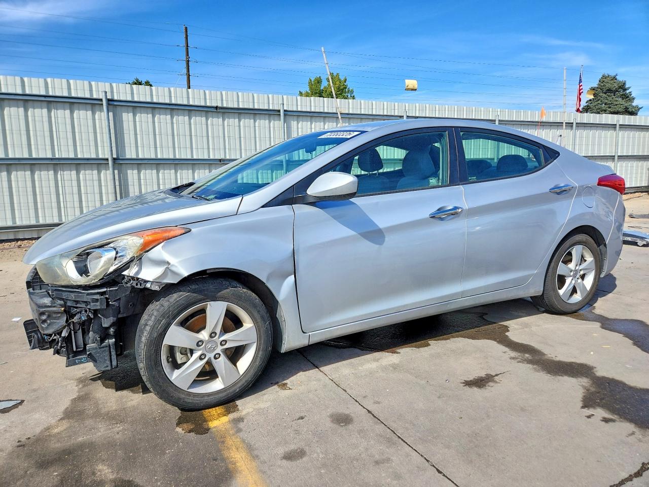 2013 HYUNDAI ELANTRA — Front 3/4