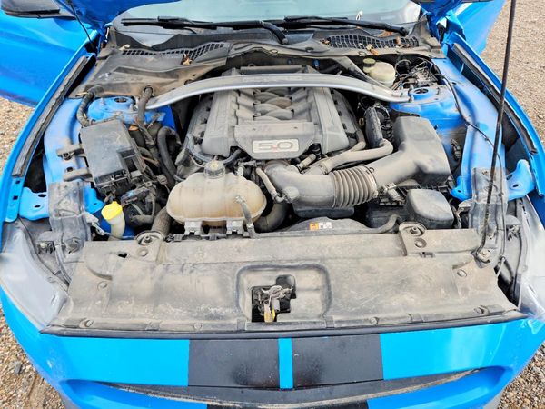 2017 FORD MUSTANG GT Coupe — Engine bay